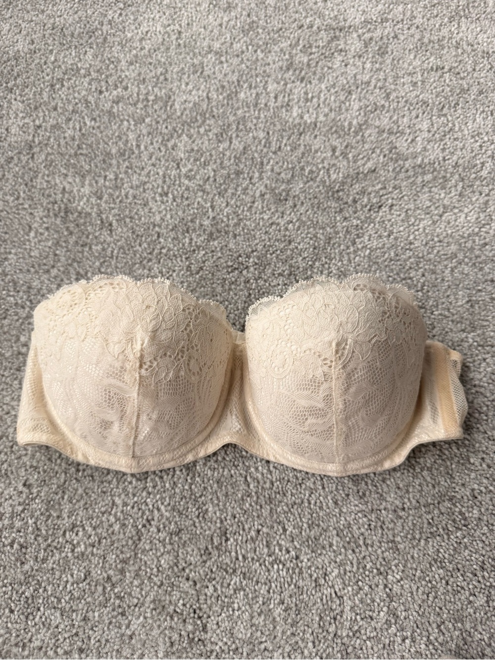 Victoria's Secret Strapless Lace Bandeau Bra - Cream